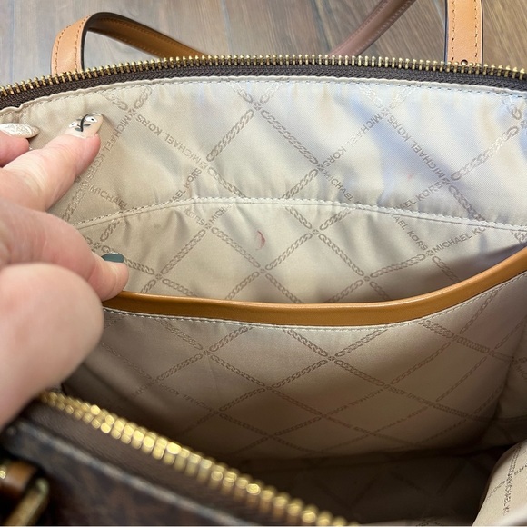 Michael Kors Brown Signature Jet Set Zip Top Tote - Picture 9 of 9